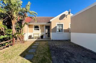 2 Bedroom Property for Sale in Gordons Bay Western Cape